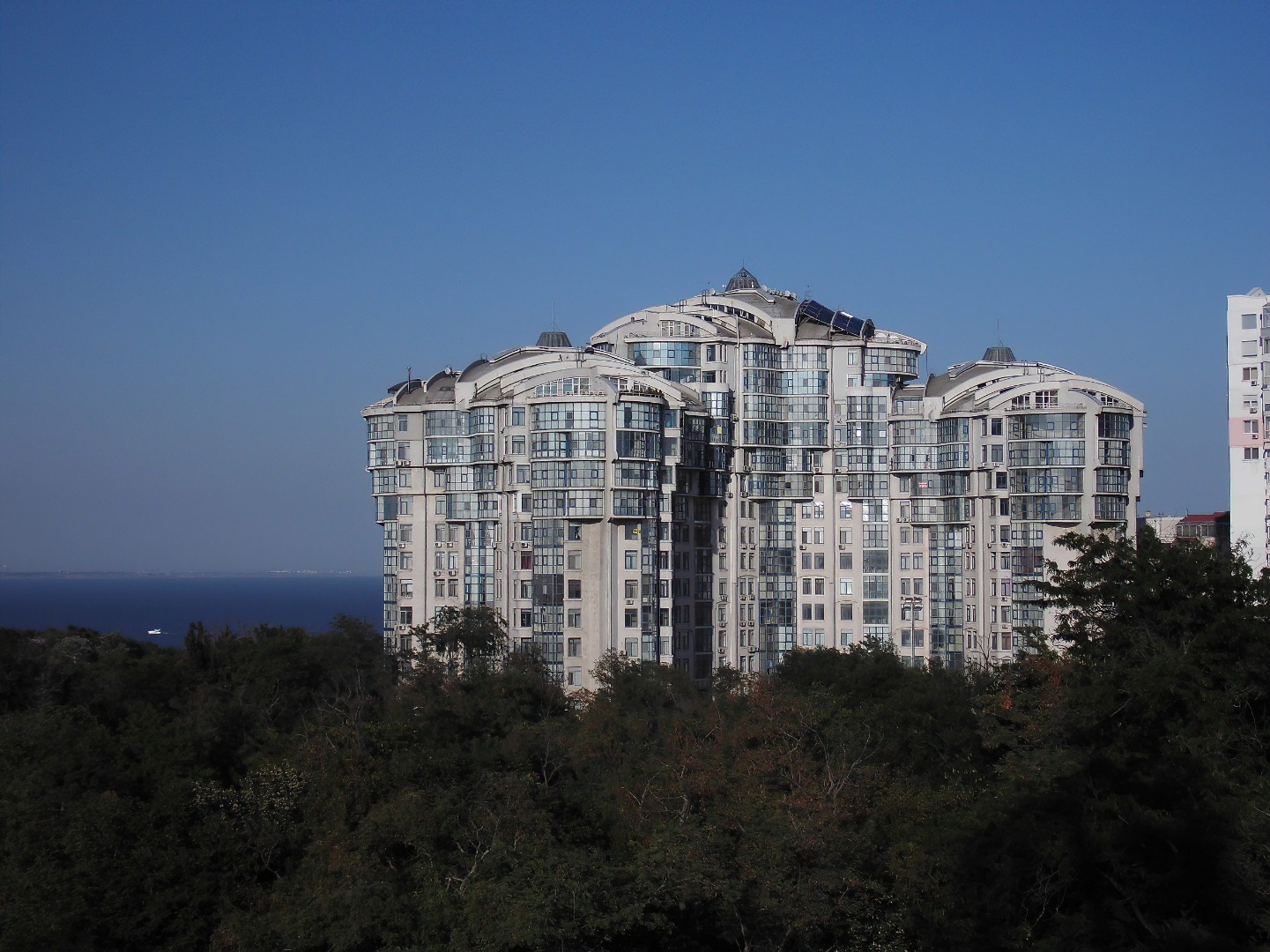 продажа трехкомнатной квартиры номер A-172420 в Приморском районе, фото номер 9